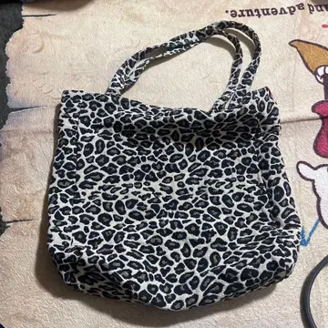 레오파드 무늬 토트백