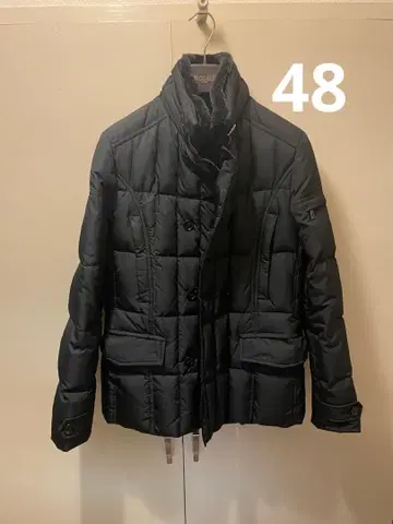 MOORER 블랙 다운 자켓