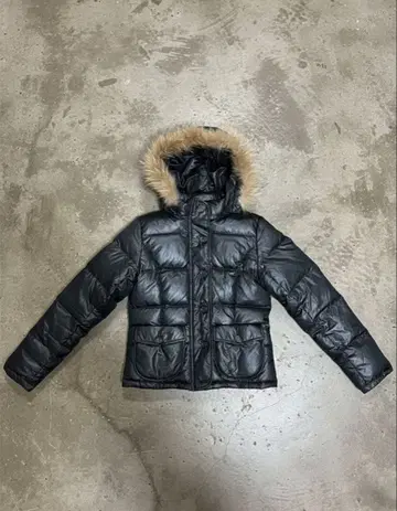 블랙 다운 자켓 후드 부착