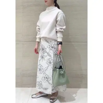 정가 14300엔 BEAUTY&YOUTH UNITED ARROWS 스커트