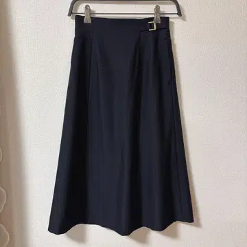 anySiS 2025년 칭찬받는 레이디 플레어 스커트