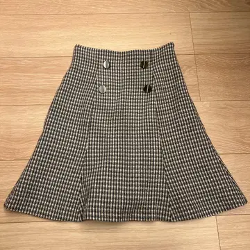 릴리 브라운 스커트