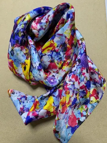 SUIT SELECT 실크 스카프 꽃 쿠미쿄쿠를 좋아하는 분들에게도