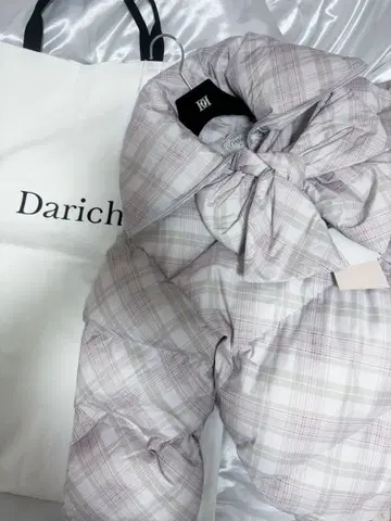 다리치 리본 체크 다운 자켓