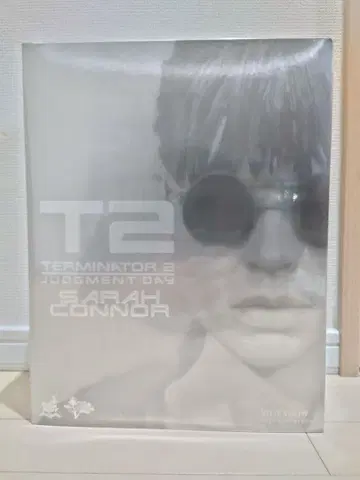 핫토이즈 [ 터미네이터2 ] T2 사라 코너 1/6 피규어