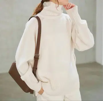 새상품 Spick and Span 울 캐시미어 래글런 터틀 니트