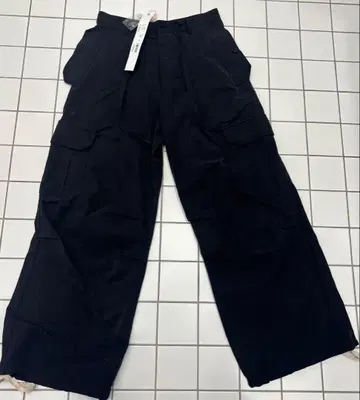 [ 연말 특별 가격 ] STUDIO SEVEN 블랙 카고 팬츠