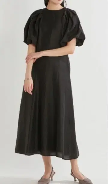 미라 오웬 milaown 볼륨 슬리브 내로우 플레어 원피스 1 사이즈