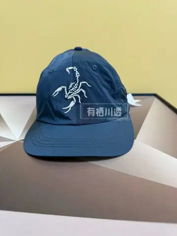 SATISFY Running 전갈 자수 야구 모자 네이비