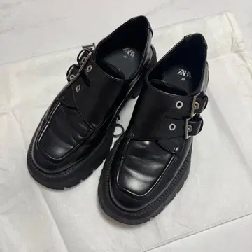 ZARA 통굽 블랙 로퍼