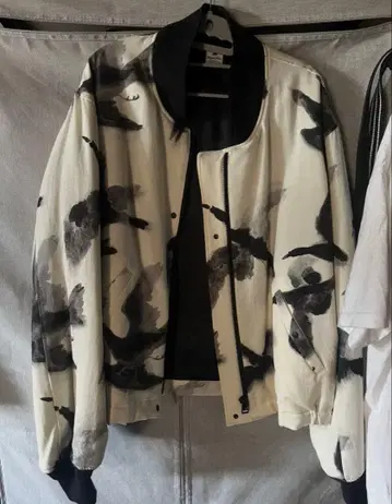 Sasquatchfabrix. 카라스 패턴 자켓