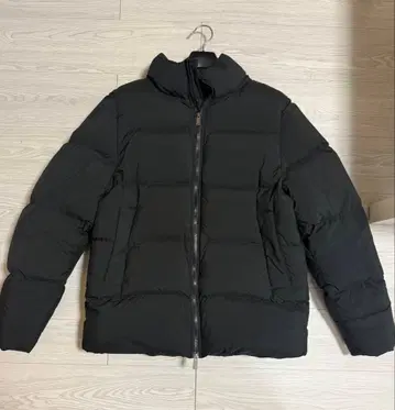 PYRENEX 블랙 다운 자켓 L 사이즈