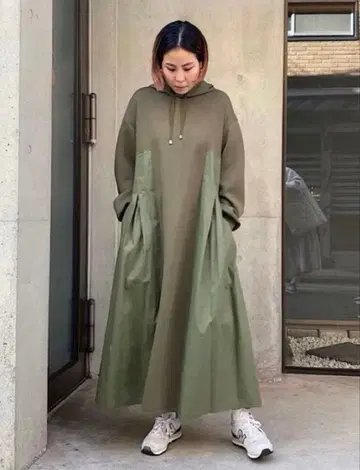 미사용 새상품 헤렌치아 이소재 도킹 턱 플레어 원피스