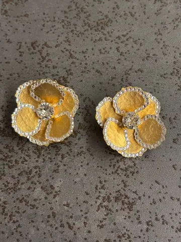 골드 꽃 모양 크리스탈 귀찌