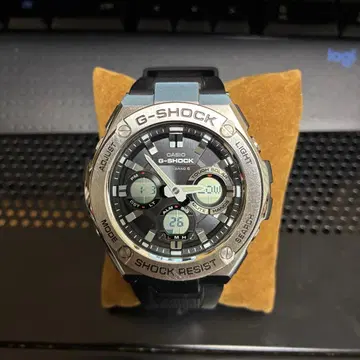 카시오 G-SHOCK GST-W110
