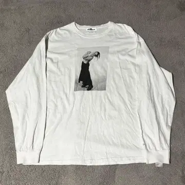 [ USED ] idilliaco Bjork 사진 긴팔 T셔츠 비요크