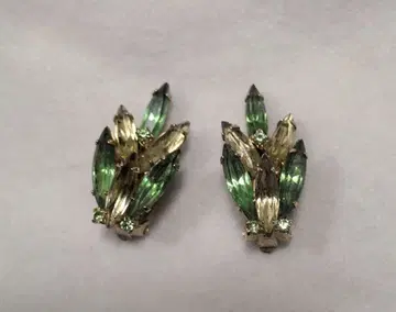 빈티지 그린 마키스 잎사귀 귀찌