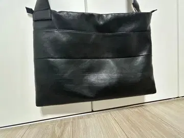 테이크 오프 숄더백 가죽 ( S )