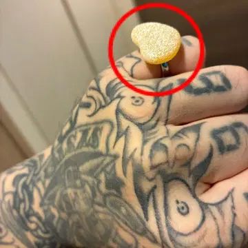 조니 뎁 착용 반지 가챠