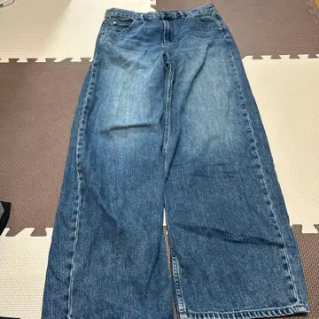 유니클로 배기 커브 청바지 블루 28