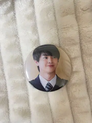 수학여행에서 친하지 않은 그룹에 들어갔습니다 히오키 아사히 캔뱃지