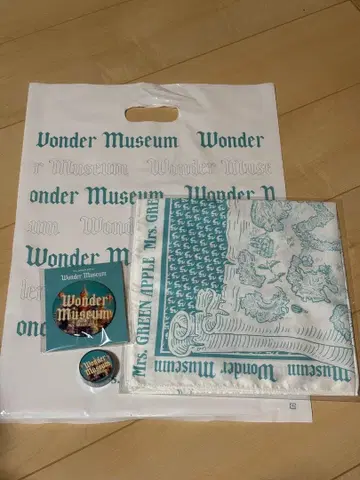 MRS. GREEN APPLE Wonder Museum 스카프 배지