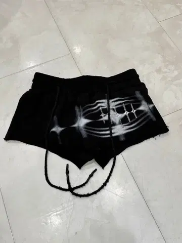 theredthread 완판템 숏팬츠