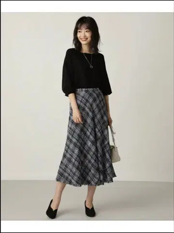 내추럴 뷰티 베이직 트위드 플레어 스커트