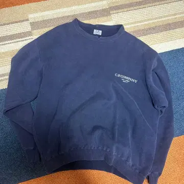 CP 컴퍼니 맨투맨 90s 오스티 네이비