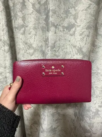 케이트 스페이드 버건디 장지갑 새상품
