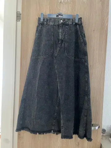 데님 밑단 프린지 베이커 스커트 [ SM2 ]