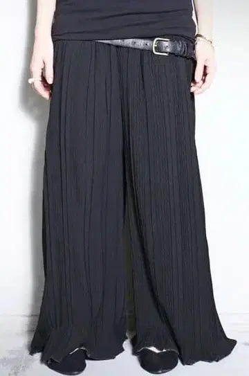 안티카 블랙 플리츠 패턴 디자인 와이드 팬츠 단종품