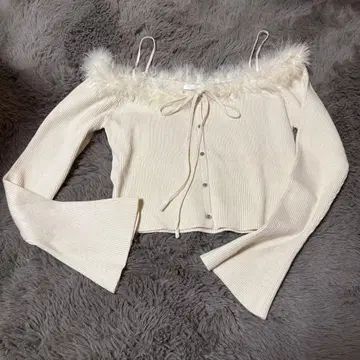 chico 퍼 오프숄더 디자인 니트