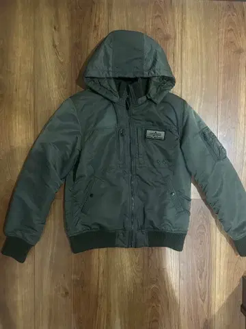 ALPHA INDUSTRIES 다운 자켓