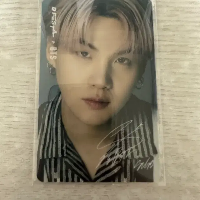 디페스타 슈가 민윤기 포카