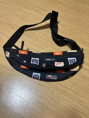 NIKE 웨스트 파우치