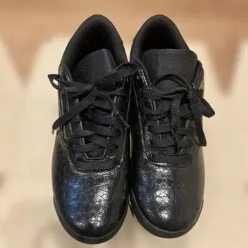 리복 블랙 스니커즈 크로커다일 패턴