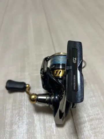스피닝 릴 DAIWA LEGALIS LT2000S