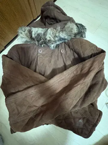 브라운 무스탕 코트 퍼 포함