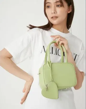 FRAY I.D 하트 파우치 참 부착 미니 보스턴 백 숄더