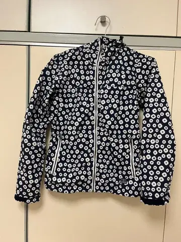 HELLY HANSEN ( 꽃무늬 네이비 마운틴 파카 )