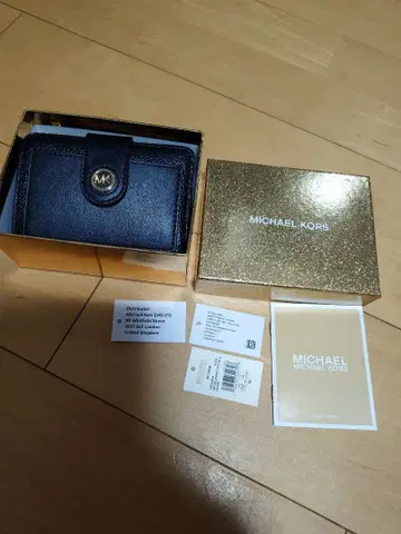 MICHAEL KORS 블랙 이단 접이식 지갑