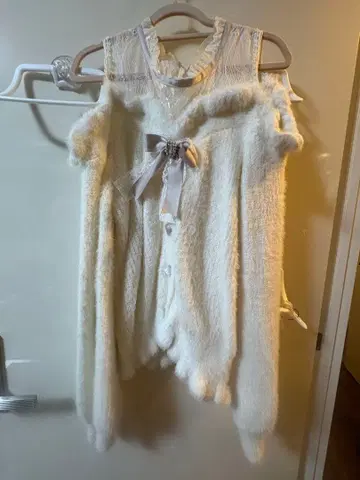 리즈리사 레이어드 스타일 어깨 트임 니트 LIZLISA