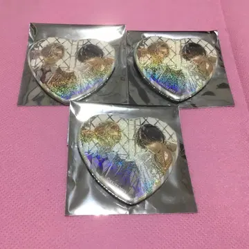 Chara 창간 30주년 캔뱃지 사토 아키히토 룸메이트 3개 세트