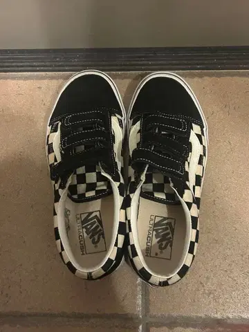 Vans 체크 무늬 스니커즈 23
