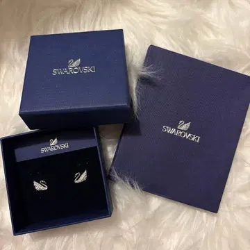 Swarovski 백조 모티브 귀걸이