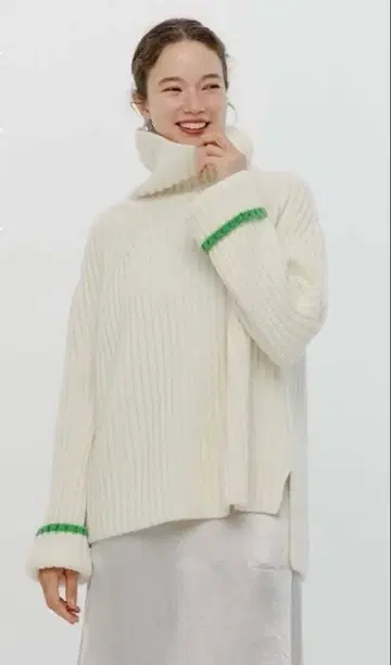 미개봉 새상품 yori 홀 가먼트 침니 니트