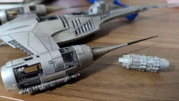 반다이 스타 워즈 만달로리안 N-1 스타파이터 제작 중