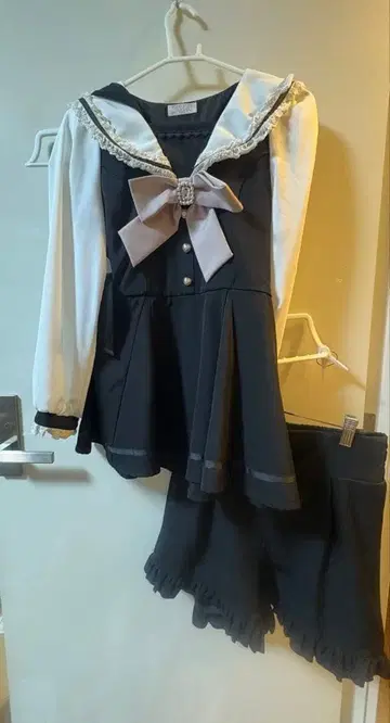 LIZLISA 세일러 카라 셋업 블랙