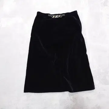 E2-2001 롱 스커트 벨로아 광택 금 액세서리 모노톤 블랙